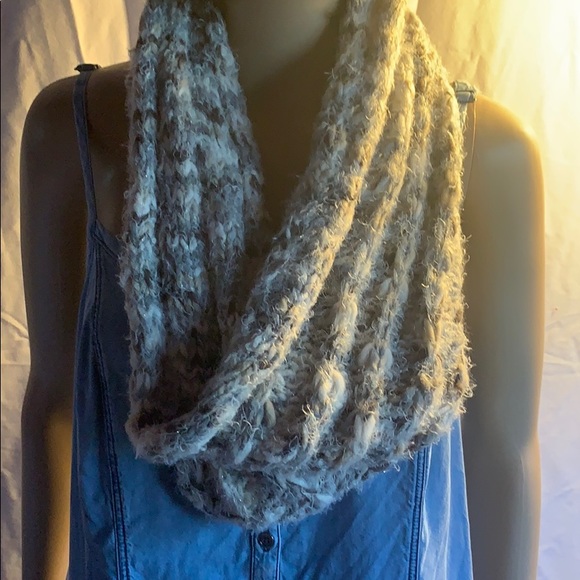 Cowl scraf - Picture 2 of 2